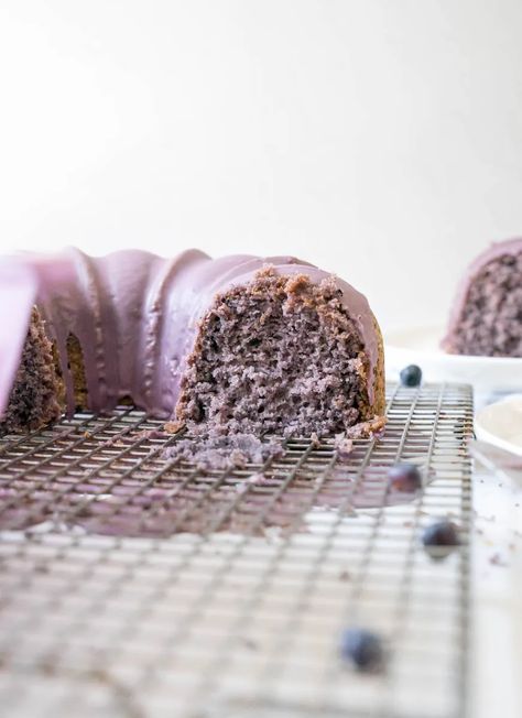 Old Fashion Blueberry Donut Bundt Cake - cake babe Donut Bundt Cake, Blueberry Bundt Cake Recipes, Blueberry Glaze, Blueberry Cake Donuts, Blueberry Bundt Cake, Cake Donuts Recipe, Blueberry Donuts, Donut Cake, Blueberry Coffee Cake