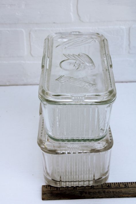 vintage glass fridge containers, refrigerator dishes w/ lids, retro fridgies for storage or leftovers Glass Refrigerator Containers, Vintage Frigidaire Refrigerator, Kitchen Equipment Storage, Salvaged Kitchen, Fridge Containers, Antique Icebox Vintage Refrigerator, Antique Dishes Collectible, Antique Tableware, Refrigerator Dishes