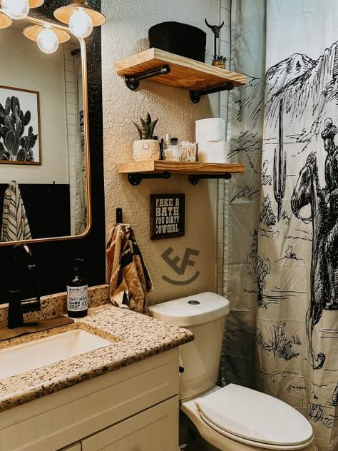 Cowboys Bathroom Ideas, Western Small Bathroom Ideas, Western Bathroom Ideas Ranch, Simple Western Kitchen, Western Inspired Bathroom, Diy Western Bathroom Decor, Bathroom Western Decor, Southwestern Boho Bathroom, Western Restroom Decor