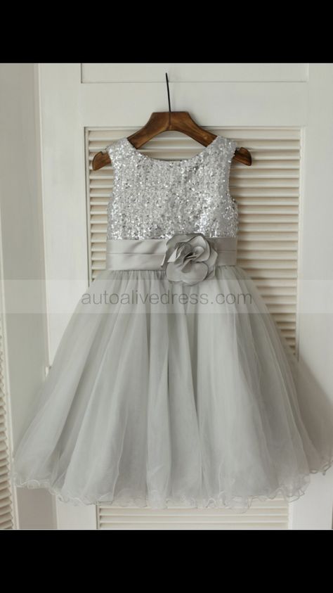 Beach Farm, Grey Flower Girl Dress, Flower Girl Inspiration, Gray Flower Girl, Blush Flower Girl Dresses, Tulle Flower Girl Dress, Diy Wedding Dress, Bridal Lehenga Red, Quince Ideas