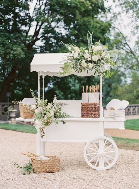 Roda Gerobak, White Cart, Sweet Carts, Idee Babyshower, Hunter Valley Wedding, Ice Cream Cart, Candy Cart, Flower Cart, Flower Bar