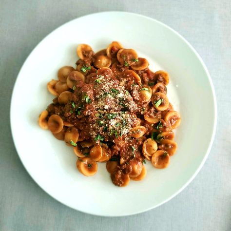 Ina Garten Weeknight Bolognese plate Ina Garten Weeknight Bolognese, Weeknight Bolognese Ina Garten, Ina Garten Bolognese Recipe, Bolognese Sauce Ina Garten, Chicken Bolognese, Weeknight Bolognese, Best Ina Garten Recipes, Ragu Sauce, Ina Garten Recipes