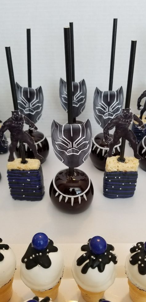 Black Panther Candy Apples Black Panther Birthday Party Food, Black Panther Food Ideas, Black Panther Candy Table, Black Panther Treats, Black Panther Party Food Ideas, Black Panther Cake Pops, Black Panther Party Ideas, Black Panther Birthday Party Ideas, Black Panther Birthday Party