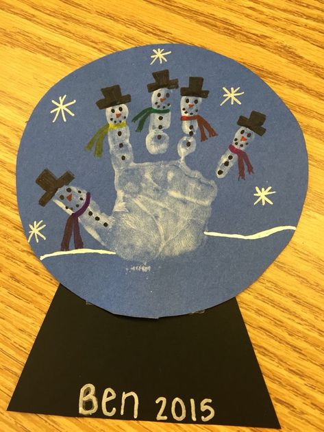 Snow Crafts Kindergarten, Snowman Snow Globe Craft Kids, Winter Preschool Handprint Art, Holiday Craft Ideas For Preschoolers, Holiday Prek Crafts, Hand Print Snow Globes, Kindergarten Crafts Winter, Preschool Winter Projects, Preschool Winter Crafts For Parents