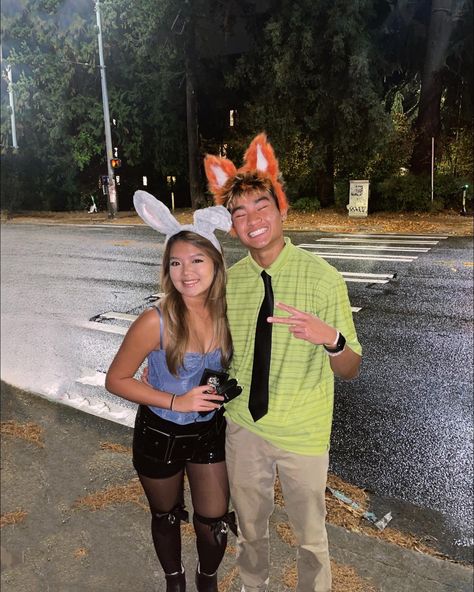 Halloween Costumes Judy Hopps, Judy Hopps Nick Wilde, Couple Halloween Costumes Nick And Judy, Judy Hopps And Nick Wilde Halloween Costume, Judy Hoops And Nick Wilde Couple Costume, Zootopia Bunny Costume, Judy Hops Halloween Costumes, Nick And Judy Cosplay, Bugs Bunny And Daffy Duck Costume