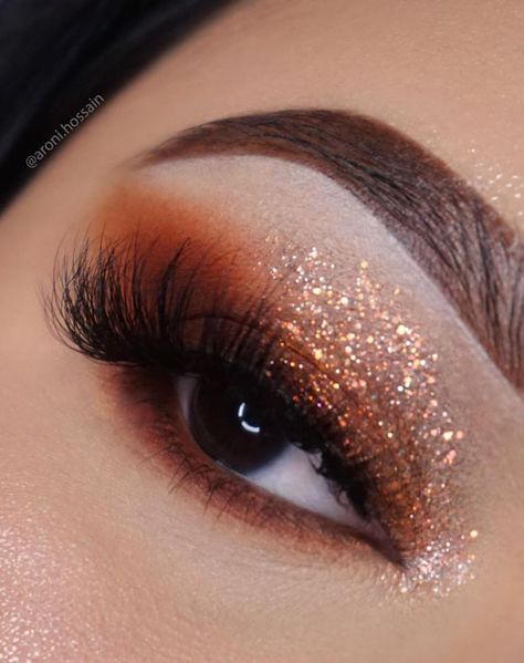 62. Glittery & orange peach eye makeup look Looking for the best eyeshadow eye makeup trends 2021. Whether smokey, Euphoria or soft glam eye... Eye Makeup Trends, Peach Eye, Peach Eye Makeup, Gold Eyeshadow Looks, Competition Makeup, Orange Eye Makeup, Gold Makeup Looks, Orange Eyeshadow, Glittery Eyes