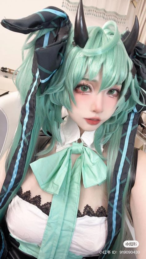 Miku Cosplay Makeup, Hatsune Miku Makeup, Cosplay Miku, Reference People, Cosplay Genshin, Miku Cosplay, Doll Eye Makeup, Cosplay Makeup, Doll Eyes