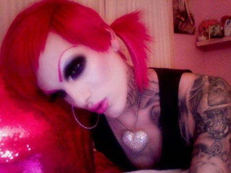 Jeffry Star, Jeffree Star Myspace, Y2k Makeup, Swimming Outfits, Beauty Killer, Scene Queens, 2000s Nostalgia, Star Makeup, Make Up Inspo