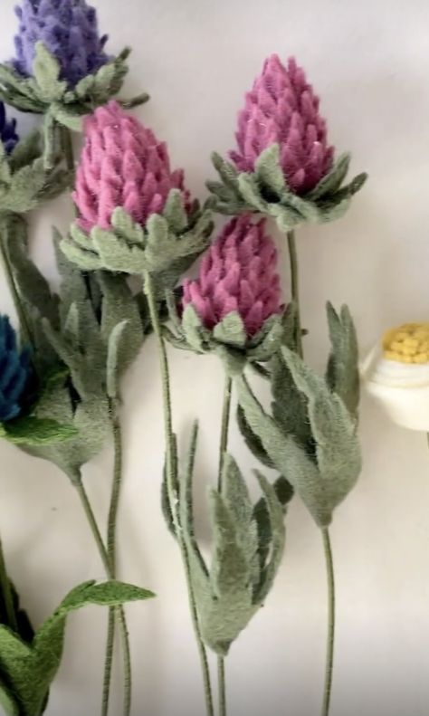 Felt Wisteria, Felt Flowers Patterns, Plush Flower, Felt Flowers Diy, Diy Fabric Crafts, Rainy Day Crafts, Felt Crafts Patterns, Felt Wreath, Paper Flower Template