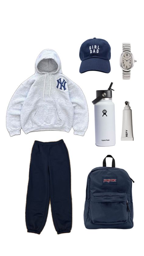 outfit Navy Sweatpants Outfit Woman, Navy Blue Sweats Outfit, Sweats Outfit For School, Comfy Outfits Sweatpants, Navy Sweatpants Outfit, Outfit With Sweatpants, Outfits With Sweats, School Outfits Sweatpants, Blue Sweatpants Outfit