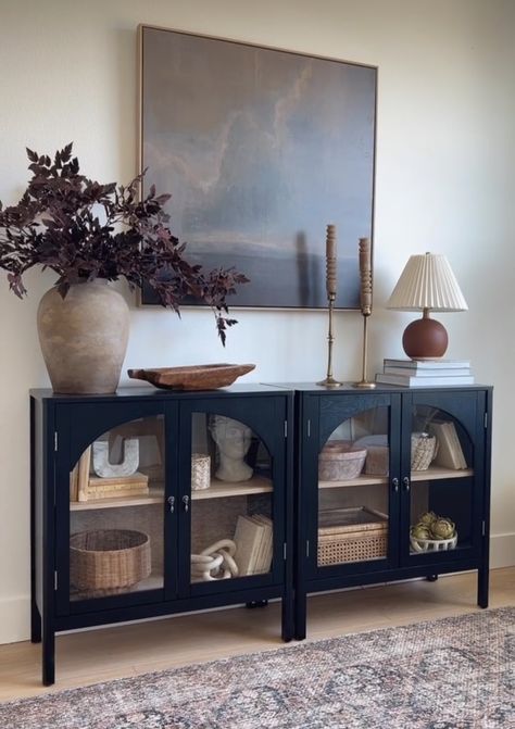 Sitting Room With Bar Cart, Black Credenza Dining Room, Artwork Over Console Table, Dinning Room Sideboard Decor Ideas, Dinning Room Buffet Table Ideas Decor, Dinning Room Buffet Cabinet, Sideboard Open Shelves, Billie Rug, Table Top Decor Ideas