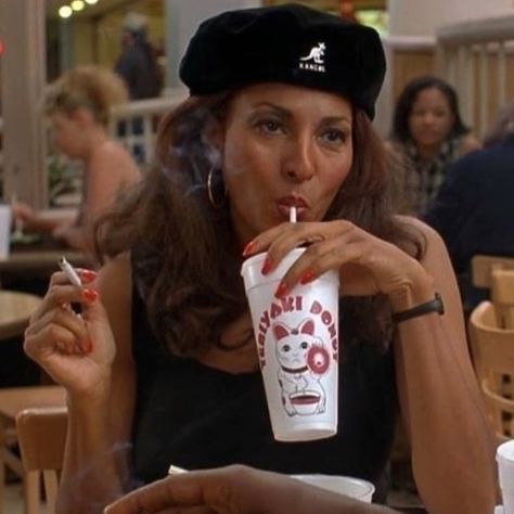 Kangol Hats Women Outfit, Pam Grier, Quentin Tarantino Movies, Tarantino Films, Kangol Hats, Jackie Brown, Fran Fine, Good Movies On Netflix, Foxy Brown