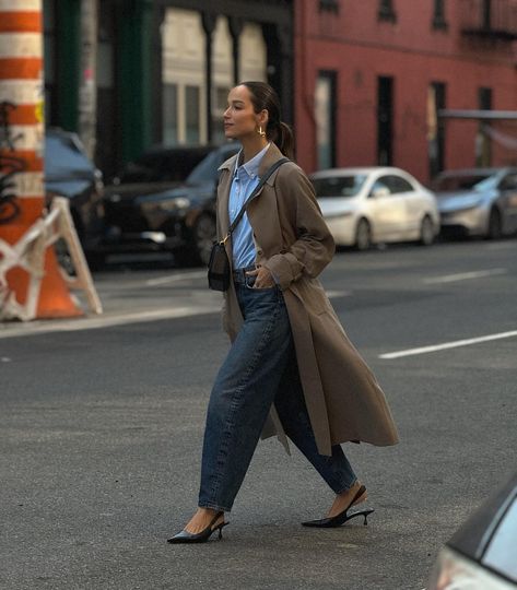 Kitten heels are out 🐈 P.S. these pictures were taken on iphone. I know 🤯 #newyorkstreetstyle #springoutfitideas #trenchcoatseason | Instagram Fall Outfit Heels, Sling Back Kitten Heels Outfit, 90s Kitten Heels Outfit, Kitten Heel Pumps Outfit, Kitten Heels Winter Outfit, Kitten Heel Mules Outfit, Kitten Heels Outfit Winter, Kitten Heels Aesthetic Outfit, Slingback Kitten Heels Outfit