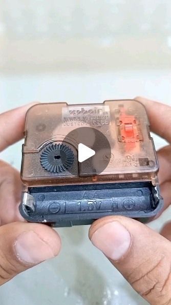 Electric Circuit Projects Ideas, Diy Gadgets Electronics, Diy Crown Molding, Arduino Led, Arduino Projects Diy, New Electronic Gadgets, Diy Water Fountain, Clock Ideas, Metal Fabrication Tools