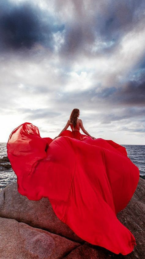 Flying Dress Photoshoot Poses, Miss Universe Thailand, Red Flowy Dress, Artistic Fashion Photography, Flying Dress, Burgundy Evening Dress, Long Flowy Dress, Flowy Dress Long, Dress Photoshoot