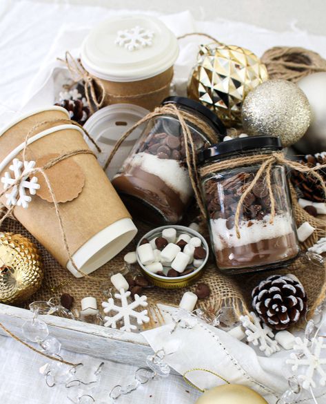 Homemade Hot Chocolate Gift Boxes - Hot Chocolate In A Mug Gift, Hot Cocoa Gift Box Ideas, Hot Chocolate Gift Box Ideas Diy, Hot Chocolate Gift Jar, Hot Cocoa Packaging Ideas, Hot Chocolate Bar Gift Basket, Hot Chocolate Basket Ideas, Hot Chocolate Gifts Diy, Boozy Hot Chocolate Gift