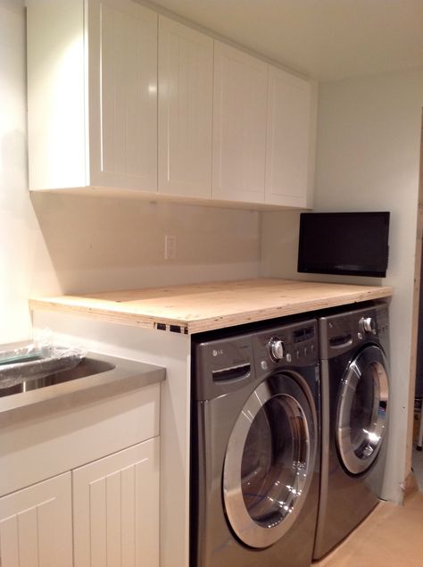 Countertop Washer, Laundry In Kitchen, Floating Countertop, Laundry Room Counter, Washer And Dryer Pedestal, Washer Dryer Kitchen, Laundry Room Countertop, Laundy Room, Room Storage Diy