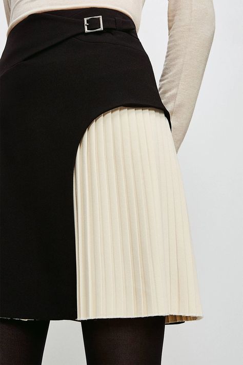 Detail Couture, Skirt Collection, Ladies Clothes Fashion, Ladies Clothes, Tailored Dress, Short Sleeve Mini Dress, Mode Inspo, Pleated Mini Skirt, Karen Millen