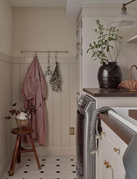 Ashley Montgomery, Half Wall Ideas, Cottage Laundry Room, Vintage Laundry Room, Floor Renovation, Mudroom Laundry Room, Laundry Room Inspiration, Vintage Laundry, Casa Vintage