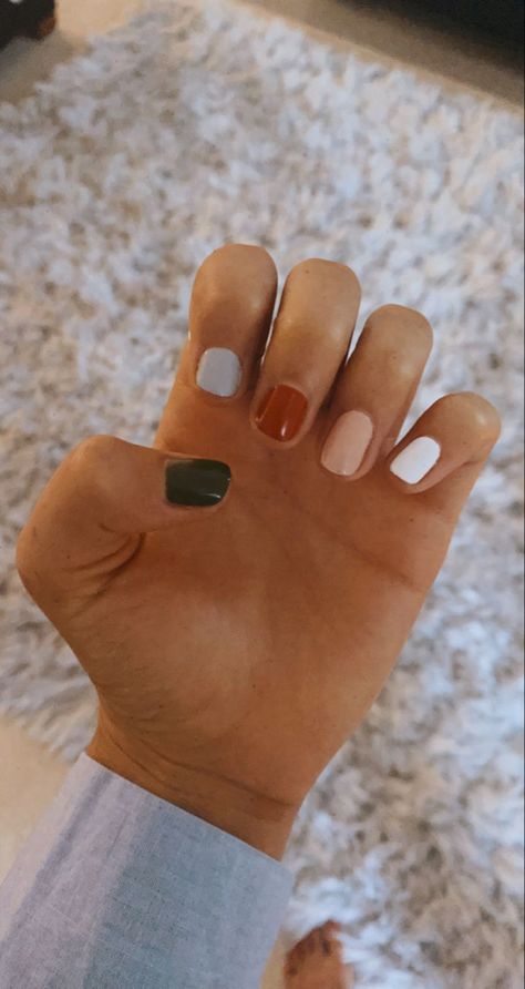 Fall Color Scheme Nails, Fall Different Color Nails, Fall Nails Painted, Fall Nail Colors Toe Nails, Fall Nails Every Nail Different Color, Fall Nails On Natural Nails, Cute Short Nails Fall Colors, Simple Nail Colors Fall, Womens Fall Nails