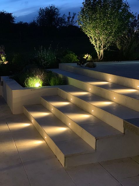 Outdoor Entrance Lighting, Outdoor Stairs Lighting Ideas, Steps With Lights, Outdoor Steps Lighting, Steps Lighting, Outside Staircase House Elevation, Steps Ideas Stairs Outdoor, Stairs Lighting Outdoor, House Steps Lights