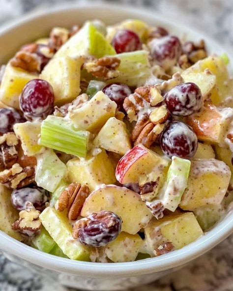 Fresh Apple Salad Recipes, Thanksgiving Fruit Recipes, Cold Platters, Fruit Salad With Cream, Cinnamon Dressing, Summer Fruit Salad Recipe, Walnut Fruit, Apple Walnut Salad, Fall Fruit