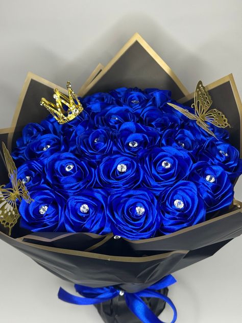 Beautiful handmade double satin ribbon eternal rose bouquet. Great for anniversaries, birthdays, holidays, weddings, graduations or simply to show someone you're thinking of them. Unique Rose Bouquets, Gorgeous Flower Bouquet, Cool Flower Bouquet, Blue Eternal Rose Bouquet, Ramo For Boyfriend, Blue Ribbon Bouquet, Satin Ribbon Flowers Bouquet, Eternal Roses Bouquet, Roses For Men