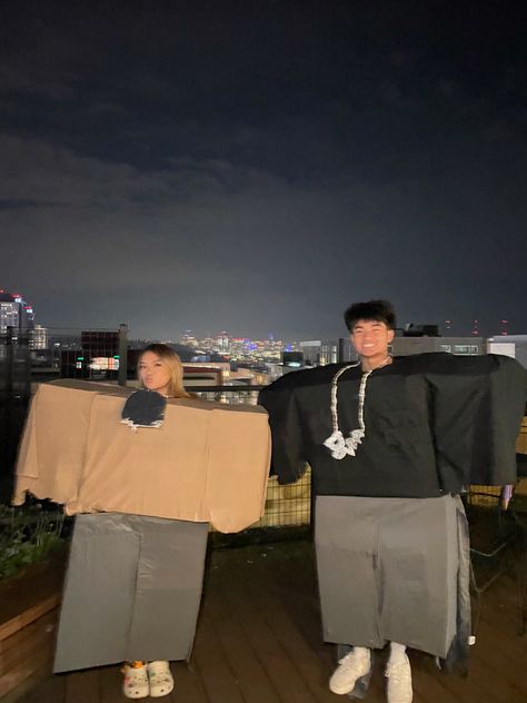 Kanye And Lil Pump, I Love It Kanye West Lil Pump, Kanye West Halloween Costume, Kanye Halloween Costume, Kanye Costume, Rapper Costume Ideas, Duo Couple Costumes, Rappers Costume, Anime Duo Costumes