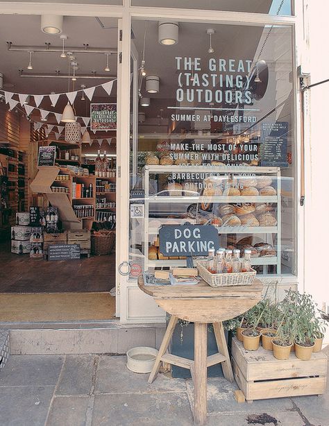 Daylesford, London: this shop in Notting Hill has a great vibe of the classic organic local general store. Pet Bakery, Bistro Decor, Dog Station, Vitrine Design, Parking Sign, Shop Fronts, Farm Shop, Bakery Shop, Cafe Shop