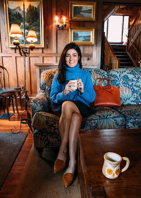 Sarah Kjp, Preppy Fall Fashion, New England Prep, Cabin Weekend, Sarah Vickers, Classy Girls Wear Pearls, Preppy Women, Prep Style, Wear Pearls