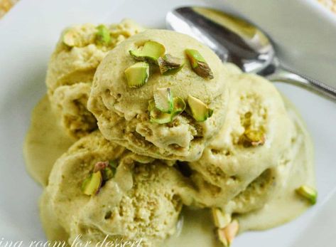 Pistachio Gelato, Pistachio Recipes, Gelato Recipe, Gelato Ice Cream, Pistachio Ice Cream, Pistachio Cream, Love Ice Cream, Ice Cream Popsicles, Cream Desserts