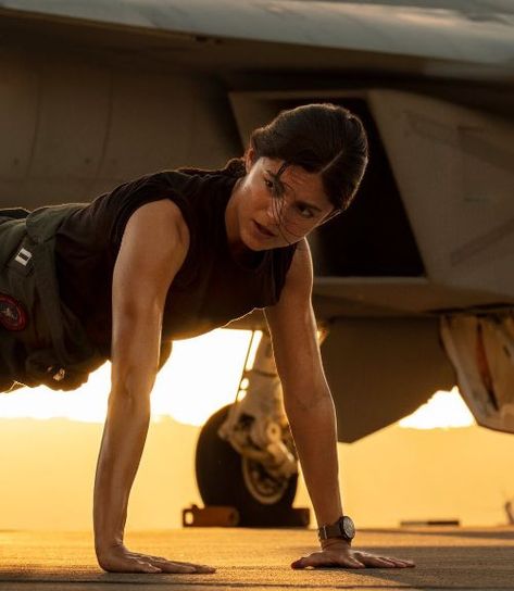 Female Aviator, Movies Based On True Stories, Air Force Women, Stranger Than Fiction, Jet Fighter Pilot, Tony Scott, Self Defence Training, Military Aesthetic, Air Fighter