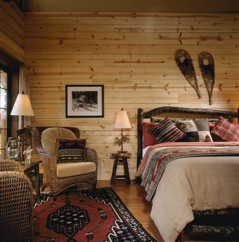 Log Cabin Bedroom Ideas, Cozy Cabin Bedrooms, Log Cabin Bedrooms, Cozy Cabin Bedroom, Rustic Cabin Bedroom, Log Cabin Bedroom, Cabin Bedroom Decor, Lodge Bedroom, Mountain Cabin Decor