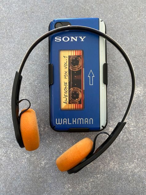 Bluetooth wireless headphones, iPhone with walkman case, clip holster for phone & case. Instant Walkman. Retro Walkman, Retro Headphone, Ferris Bueller, Sony Walkman, Old Technology, Retro Gadgets, 80s Vibes, 80s Aesthetic, Cassette Player