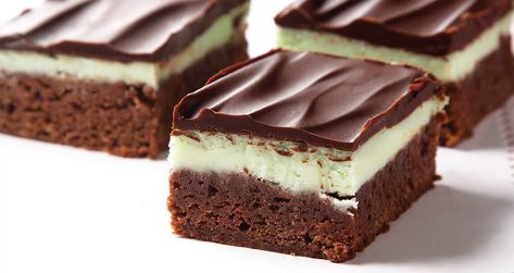 Chocolate Mint Brownies Mint Brownies Recipe, Chocolate Mint Brownies, Resep Brownies, Mint Brownies, Makanan Diet, Chocolate Mint, India Food, Saint Patrick's Day, Chocolate Brownies