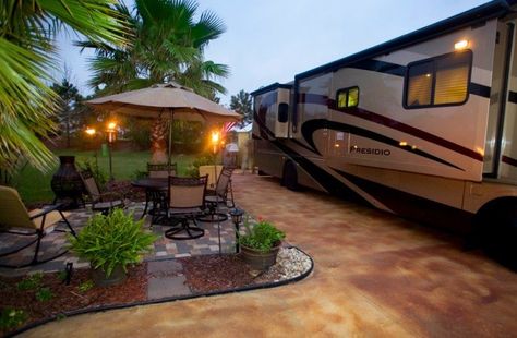 Rv Patio Ideas, Porch For Camper, Campsite Decorating, Luxury Rv Resorts, Rv Patio, Rv Lots, Rv Campsite, Property Ideas, Travel Trailer Camping