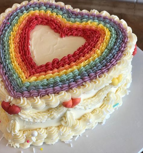 Culinary Occasions Catering on Instagram: “Weeks ago, this cake was created by our cake designer as a nod to Pride month, pledging 25% of proceeds for the entire month of June to…” Lesbian Birthday Cake, Pride Dessert Ideas, Coming Out Cake, Pride Month Cake, Pride Baking, Pride Party Decorations, Pride Month Decorations, Trans Cake, Pride Cakes