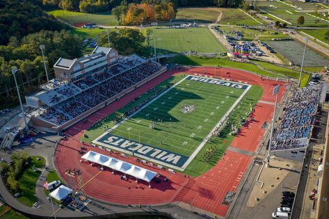 Our recently renovated football field looks amazing from up above!🏈 Bloxburg Football Field, College Football Field, High School Football Field, School Football Field, School Building Plans, Tailgate Menu, American Football Field, Bloxburg School, Football Stand