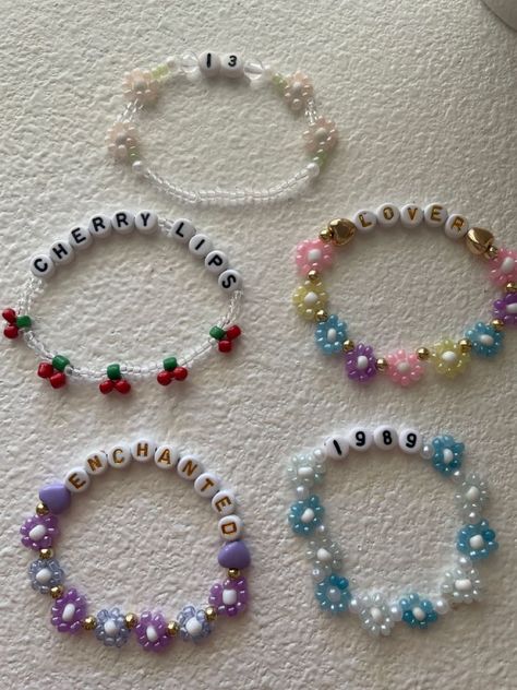 Cute Brackets To Make, Bracelet Pattern Ideas Beads, Taylor Swift Era Friendship Bracelets, Adjustable Bead Bracelet, Era Bracelet Ideas, Eras Bracelets Ideas, Taylor Swift Bracelets Seed Beads, Taylor Swift Bracelet Ideas Pony Beads, Eras Tour Braclets Ideas