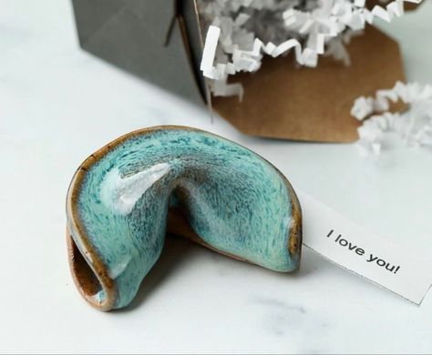 Ceramic Fortune Cookie, Fortune Cookies, Keramik Design, Pottery Crafts, Pottery Classes, Ceramics Pottery Art, Ceramic Gifts, Fortune Cookie, Ceramics Projects