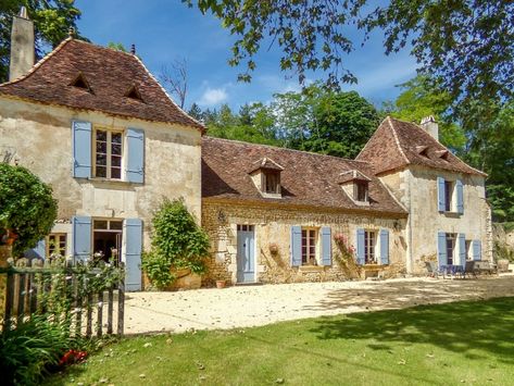 20 of the most beautiful properties for sale across France, as seen in Country Life - Country Life Industrial Country, Homes In France, French Exterior, Houses In France, Open Fireplace, Parisian Apartment, French Property, Paris Apartments, Residential House