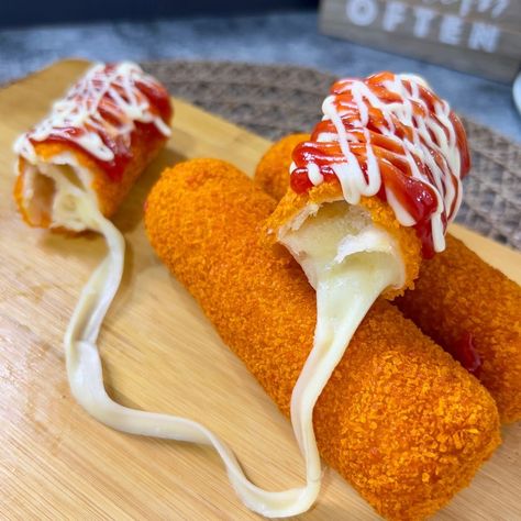 Mozarella Corn Dog, Corndog Mozzarella, Corndog Mozarella, Corn Dog Recipe, Corndog Recipe, Easy Corn, Corn Dog, Hot Dog Recipes, Cheat Meal