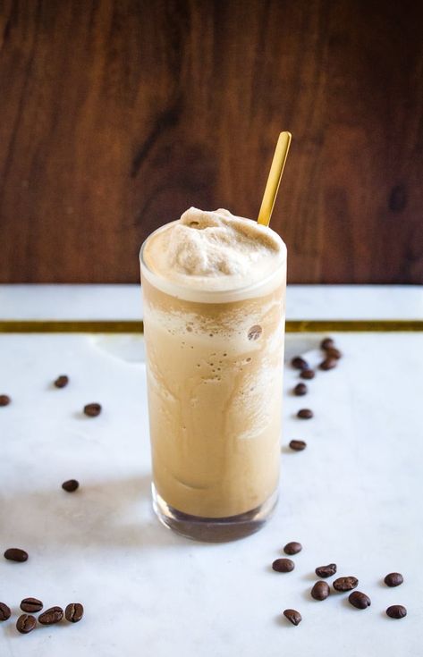 Iced Coffee Slushie, Slushy Iced Coffee, Coffee Slushy Recipes, Coffee Slush Recipes, Coffee Slushies Recipes, Coffee Slushies, Coffee Banana Smoothie, Slushy Maker, Slushie Machine