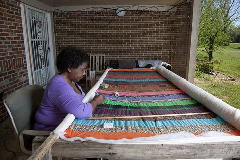 The Enduring Importance of the Quilts of Gee's Bend | Hunker Gees Bend, Gees Bend Quilts, African American Quilts, Teaching Sewing, Celebrating Women, Make Blanket, American Quilt, Unique Blankets, Quilts For Sale