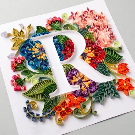 Quilling Letters, Arte Quilling, The Letter R, Paper Quilling For Beginners, Quilling Work, Desain Quilling, Paper Quilling Patterns, Folding Origami, Quilling Craft