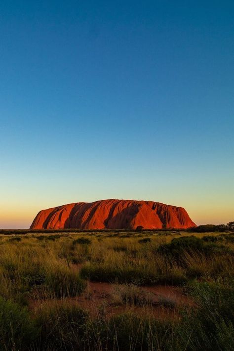 From a prison in Bolivia to the hottest place on earth in Ethiopia and everywhere in between, these are the six craziest places in the world where people really live. #UniqueTravel #TravelInspiration Ayers Rock Australia, Wallpaper Travel, Australia Landscape, Australia Itinerary, Rock Aesthetic, Ayers Rock, Australian Travel, Winter Wallpaper, Northern Territory