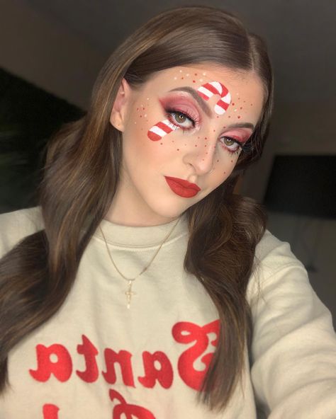 Candy cane makeup Christmas Candycane Makeup Looks, Candy Cane Spirit Day Outfit, Santa Face Painting, Christmas Makeup Candy Cane, Candy Cane Makeup Look, Diy Candy Cane Costume, Santa Makeup Christmas, Christmas Makeup For Kids, Dress Like A Candy Cane Day At School