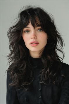 Elegant Long Layered Haircuts to Enhance Straight Hair V Shaped Layered Hair, Pelo Ondulado Natural, Wavy Bob Haircuts, Side Bangs Hairstyles, Wavy Haircuts, Short Curly Wigs, Long Layered Haircuts, Long Hair With Bangs, Long Wavy Hair