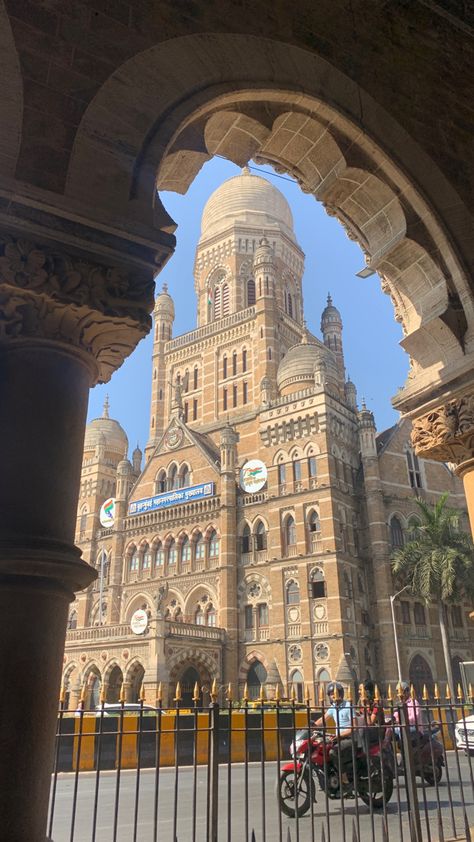 Bombay Aesthetic, Mumbai Aesthetic, Mumbai Trip, Mumbai Travel, City Life Photography, Mumbai City, Mussoorie, Travel Pictures Poses, Indian Architecture