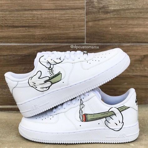 #incaltamintepielenaturala #pantofi #pantoficutoc #footwears Trendy Shoes For Men, Cheap Air Force 1, Nike Shoes Women Fashion, Custom Sneakers Diy, Air Force 1 Shoes, Custom Painted Shoes, Diy Sneakers, Custom Shoes Diy, Nike Shoes Air Force